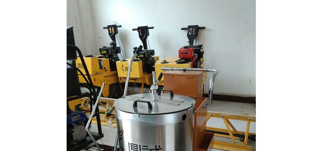 廠家直銷高級手推熱熔劃線機，手推熱熔劃線機